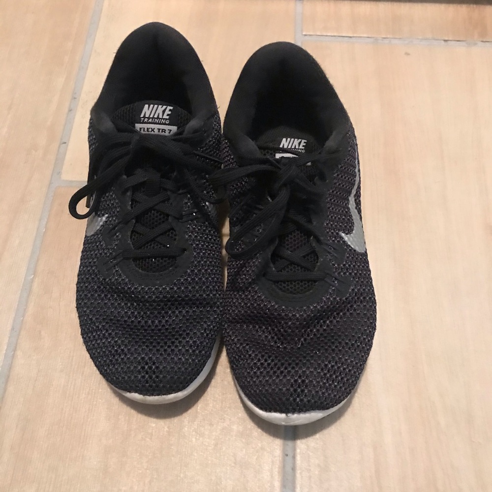 Black Nike shoes